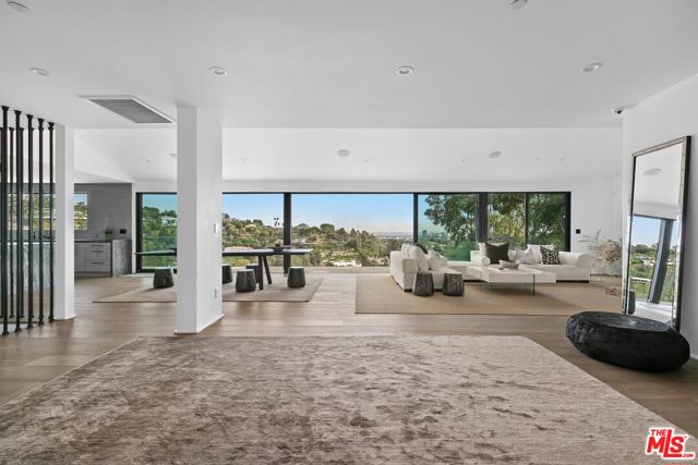 11010 Chalon Road, Los Angeles CA: https://media.crmls.org/mediaz/c2d0b325-ce88-498f-b310-ed48774dd880.jpg