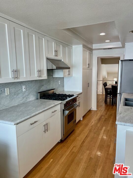 1586 Palisades Drive, Pacific Palisades CA: https://media.crmls.org/mediaz/c2d0c913-1816-4ece-9095-1c1ffb3b8046.jpg