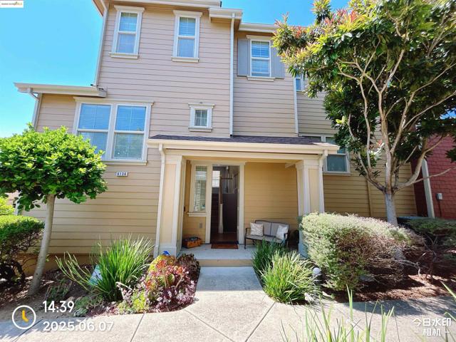 6136 Old Quarry Loop, Oakland CA: https://media.crmls.org/mediaz/c2d1d8cb-ee02-4688-850a-bb7c5340a560.jpg