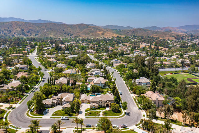 684 Noble Road, Simi Valley CA: https://media.crmls.org/mediaz/c2d1fdb7-dabf-4aa2-a24b-3a3e5c110c6e.jpg