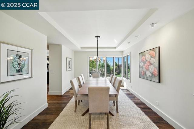 1341 Juanita Dr, Lafayette CA: https://media.crmls.org/mediaz/c2d20ebe-2048-49e7-842d-e9b84ad49cb4.jpg