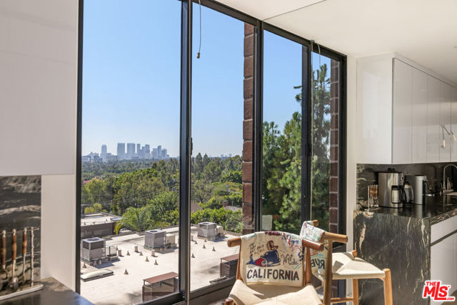 1033 Carol Drive, West Hollywood CA: https://media.crmls.org/mediaz/c2d277dd-7c60-4274-8e28-9dd08c96f53f.jpg