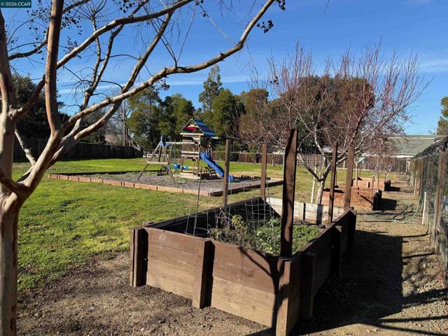 Image 35 of 50 For 1579 Farm Bureau Rd