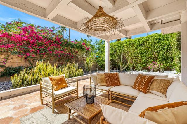 34 Lincoln Place, Rancho Mirage CA: https://media.crmls.org/mediaz/c2d3cbea-c224-4992-bebf-3a29f38cee52.jpg