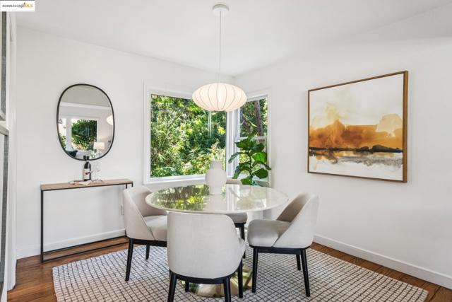 4479 Elinora Ave, Oakland CA: https://media.crmls.org/mediaz/c2d3f703-d88b-45f5-94a8-b6eae43ac2d6.jpg