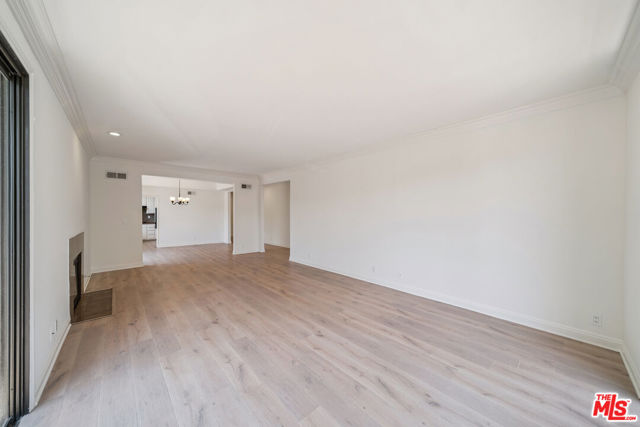 8865 Alden Drive, Los Angeles CA: https://media.crmls.org/mediaz/c2d481d2-b293-4d7b-a8b8-d66007648aed.jpg