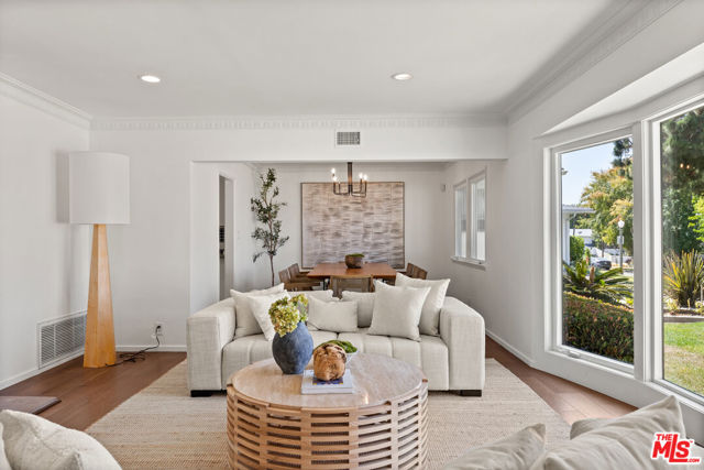 5821 W 75TH Street, Los Angeles CA: https://media.crmls.org/mediaz/c2d54165-a8b4-43b1-a439-e82aebe29df2.jpg