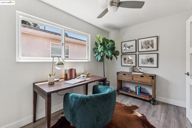 1026 Court St, Alameda CA: https://media.crmls.org/mediaz/c2d5909b-ca50-4710-b4bc-aec146dff49b.jpg
