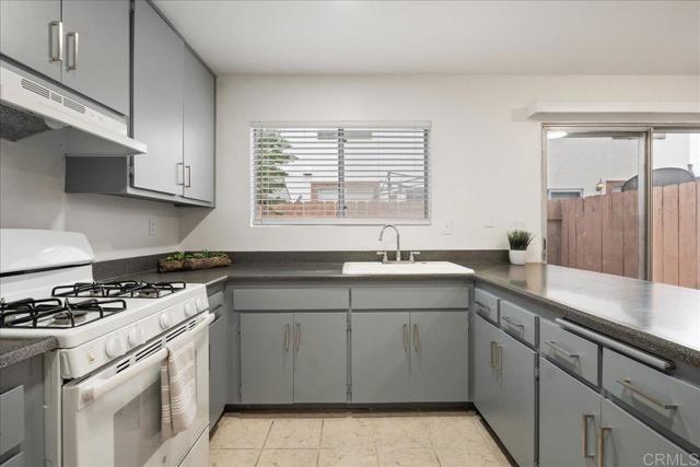 Detail Gallery Image 9 of 23 For 489 S Lincoln Ave, El Cajon,  CA 92020 - 2 Beds | 1/1 Baths