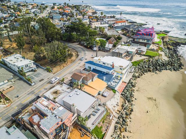 22818 E Cliff Drive, Santa Cruz CA: https://media.crmls.org/mediaz/c2d6325e-1248-445b-a009-6ac0158043bf.jpg