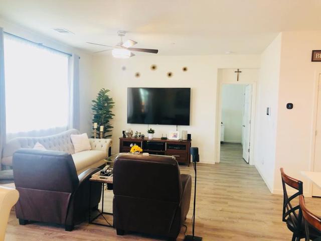 1630 Red Ribbons Lane, Manteca CA: https://media.crmls.org/mediaz/c2d66efe-df1f-4ab6-8e4d-0487d7a8512e.jpg