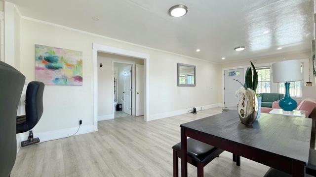 10923 Foothill Boulevard, Oakland CA: https://media.crmls.org/mediaz/c2d7073a-dc4a-4f75-bdbe-256b90fd797e.jpg