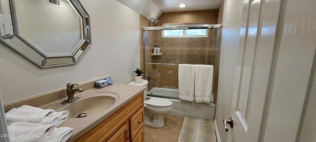 91 Magellan Street, Thousand Oaks CA: https://media.crmls.org/mediaz/c2d813e4-e10f-4259-9a0e-7582c6b282f6.jpg