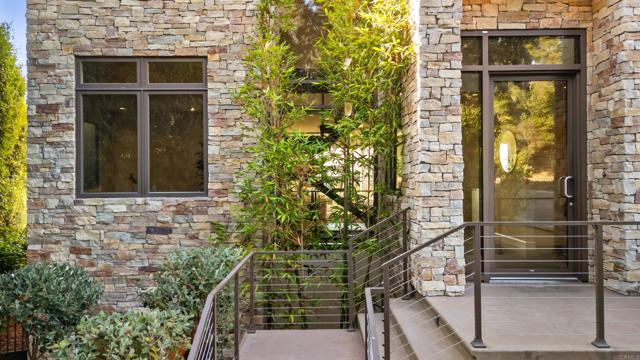 1876 Little Street, La Jolla CA: https://media.crmls.org/mediaz/c2d81a90-6184-430e-9d02-7a7e4d0b2a1f.jpg