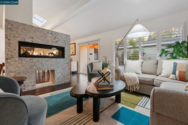 843 Luz Ct, Danville CA: https://media.crmls.org/mediaz/c2d8318f-f246-4ef9-873b-fb06120ecea4.jpg