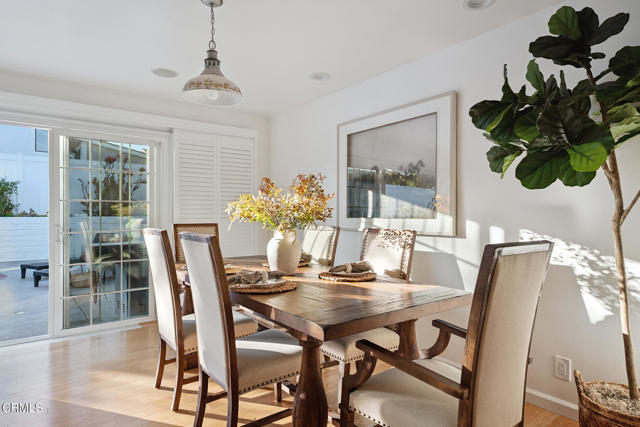 10325 Darling Road, Ventura CA: https://media.crmls.org/mediaz/c2d8cef0-574a-478b-af9c-62ed70a191ef.jpg