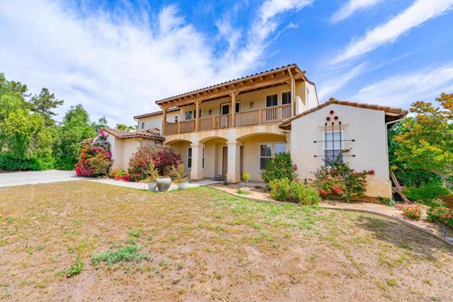1964 Tracy Ct, Fallbrook CA: https://media.crmls.org/mediaz/c2d97eb5-474d-48e8-a2d1-b719fdff68d4.jpg
