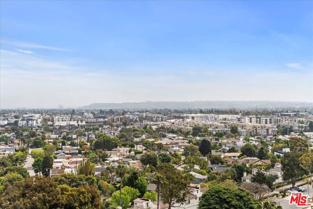 https://media.crmls.org/mediaz/c2d98400-671c-441a-b86b-b108f1da8f6a.jpg?preset=X-Large