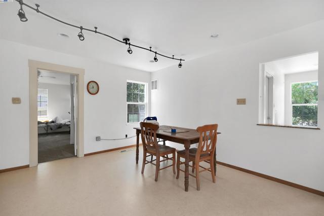 75 Kilkare Rd, Sunol CA: https://media.crmls.org/mediaz/c2d9875e-6627-4f8e-80b0-0437574472a1.jpg