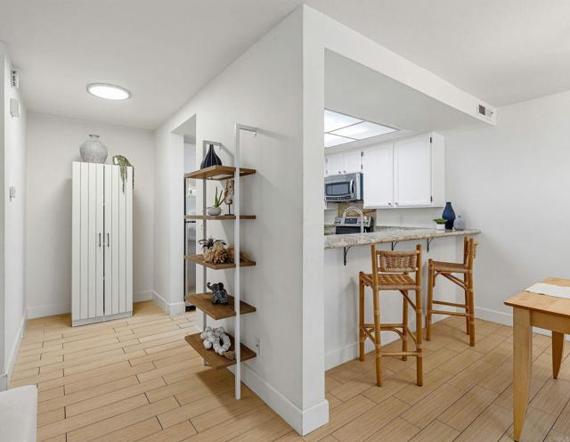 Detail Gallery Image 10 of 36 For 2927 Leotar Cir, Santa Cruz,  CA 95062 - 3 Beds | 2/1 Baths