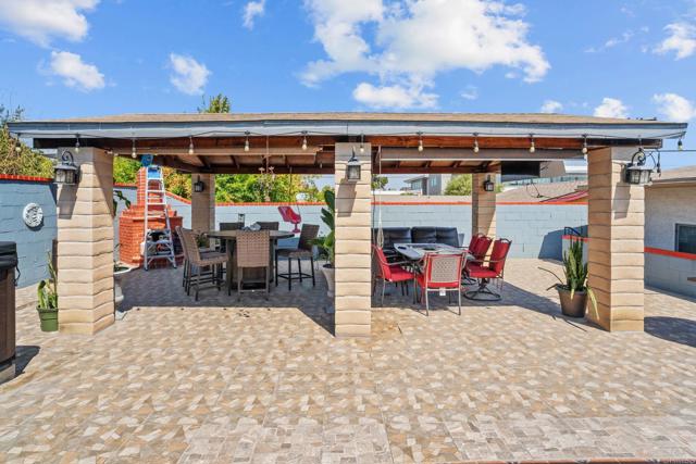 5101 Roscrea Avenue, San Diego CA: https://media.crmls.org/mediaz/c2db37a4-fe75-4134-afda-f2f46919224d.jpg