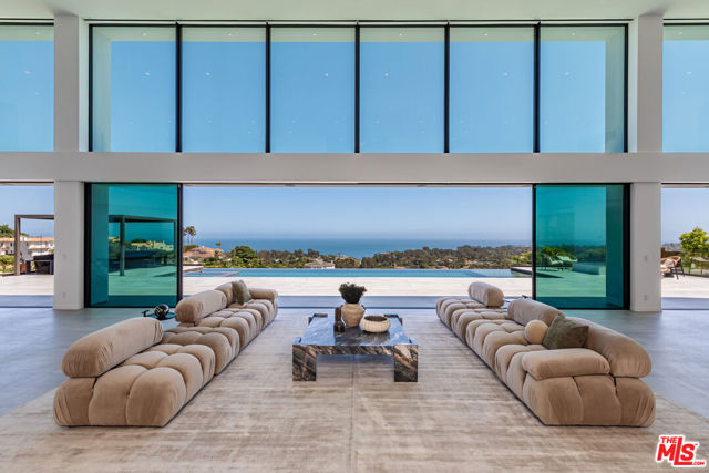 6156 Zumirez Drive, Malibu CA: https://media.crmls.org/mediaz/c2db8e86-beaf-42ae-a3ec-239bafea2561.jpg