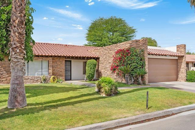 82601 Doolittle Drive, Indio CA: https://media.crmls.org/mediaz/c2dbfc02-899e-452f-81a9-d0a52366d96a.jpg