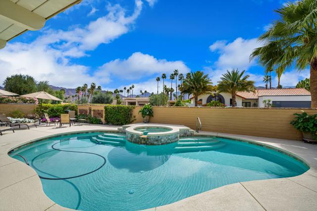 73580 Agave Lane, Palm Desert CA: https://media.crmls.org/mediaz/c2dc0290-3263-484e-b18d-ad7961e72e11.jpg