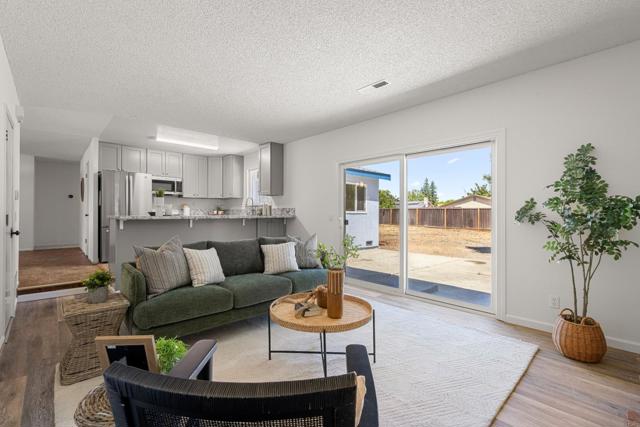 7630 El Roble Court, Gilroy CA: https://media.crmls.org/mediaz/c2dc6dce-296b-41ce-a66c-d59f3d5c6e52.jpg