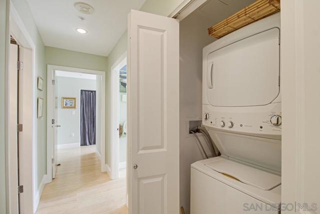 850 Beech St, San Diego, California 92101, 2 Bedrooms Bedrooms, ,2 BathroomsBathrooms,Condominium,For Sale,Beech St,250020676SD