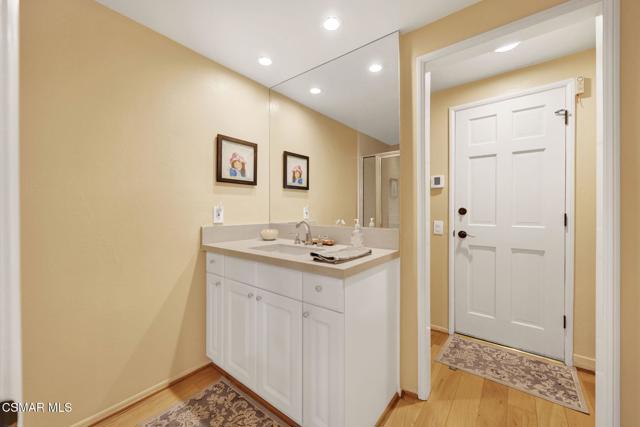 4022 Avenida Verano, Thousand Oaks CA: https://media.crmls.org/mediaz/c2dd7339-1cac-4f9b-8b6a-0750a1cd519e.jpg