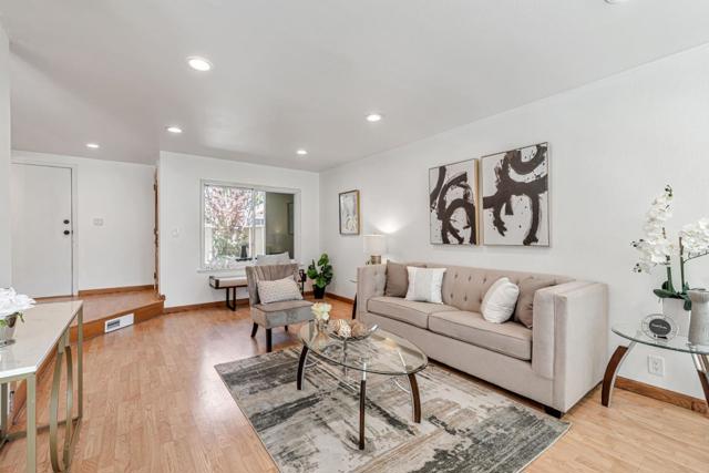 347 Kinross Drive, Walnut Creek CA: https://media.crmls.org/mediaz/c2de5ab2-b110-4c85-a669-e23975d6bf64.jpg
