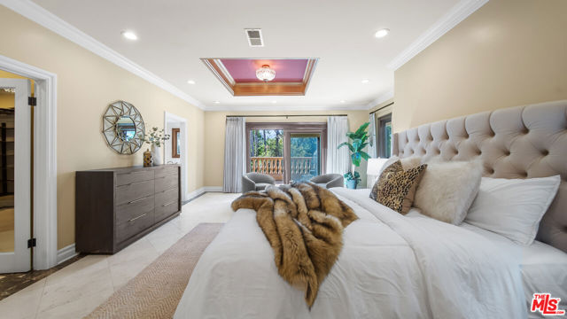 10801 Bothwell Road, Chatsworth CA: https://media.crmls.org/mediaz/c2e014d7-86e5-4e6a-901b-bf8c030062fe.jpg