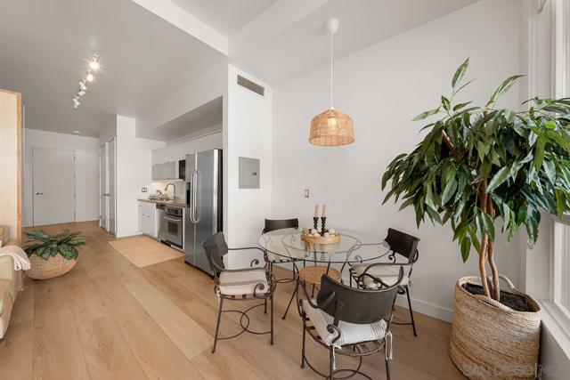 350 W Ash St, San Diego CA: https://media.crmls.org/mediaz/c2e08975-9070-4f52-b937-c7dc9e2927e3.jpg