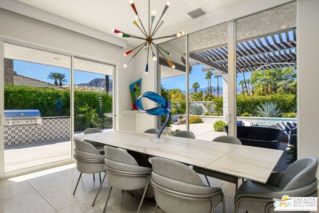 30 Mayfair Drive, Rancho Mirage CA: https://media.crmls.org/mediaz/c2e1a3da-4ea6-44dc-9620-e284e3013101.jpg