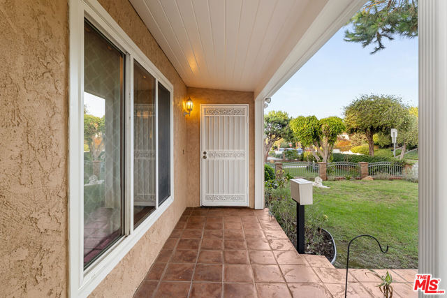 2923 Urban Avenue photo 6