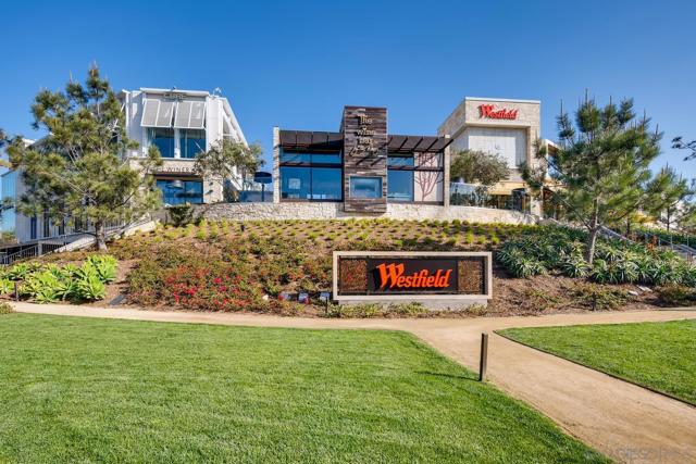 7160 Shoreline Dr, San Diego CA: https://media.crmls.org/mediaz/c2e25f65-d3c3-4f00-a97c-8e138b231fd0.jpg