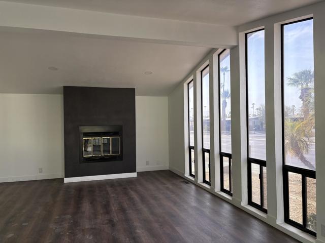 73851 Desert Greens S Drive, Palm Desert CA: https://media.crmls.org/mediaz/c2e26245-8ae4-4ba7-9be3-804c4598cf69.jpg