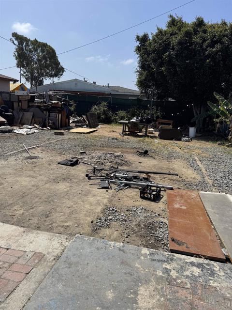 698 J Street, Chula Vista CA: https://media.crmls.org/mediaz/c2e2d9d9-8f29-41a4-a7bd-42d98b5a3af5.jpg