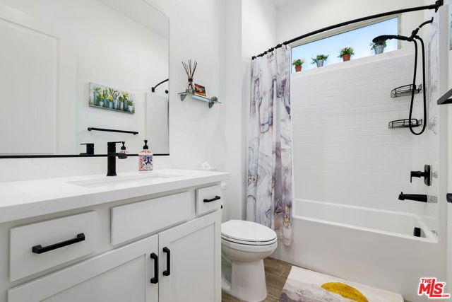 21 Chardonnay, Rancho Mirage CA: https://media.crmls.org/mediaz/c2e2f403-45f1-434f-b377-65e61dae099a.jpg
