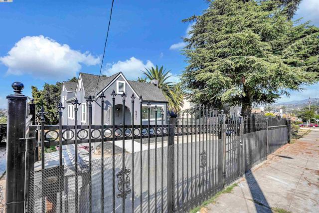 9431 Thermal St, Oakland, California 94605, ,Multi-Family,For Sale,Thermal St,41075743