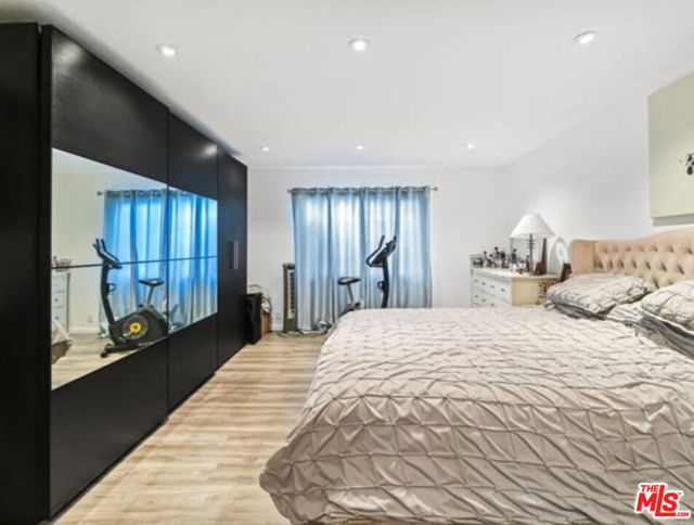 10915 Ayres Avenue, Los Angeles CA: https://media.crmls.org/mediaz/c2e39f75-ea66-473a-b3ee-f83d51322c37.jpg