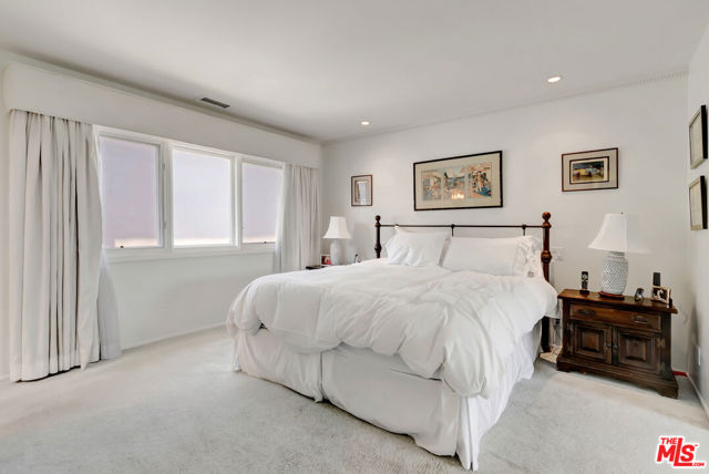 1519 Comstock Avenue, Los Angeles CA: https://media.crmls.org/mediaz/c2e3c4af-2a30-46dc-92a7-08390089d878.jpg