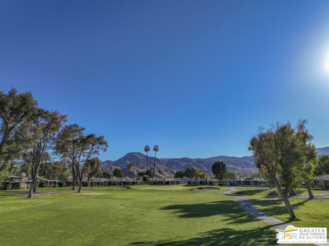 35657 Calle Montigo, Cathedral City CA: https://media.crmls.org/mediaz/c2e3dcd9-2b5f-473e-a1fb-9a1a12771ca0.jpg