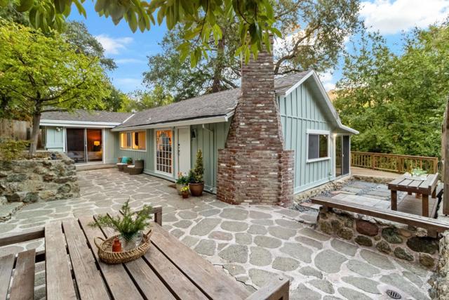 1019 Los Trancos Road, Portola Valley CA: https://media.crmls.org/mediaz/c2e3faa3-3ec3-472e-b689-f5ca77449eef.jpg