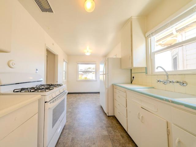 108 W Cliff Drive, Santa Cruz CA: https://media.crmls.org/mediaz/c2e4070e-7e57-40fd-a0a0-2851dad5616a.jpg