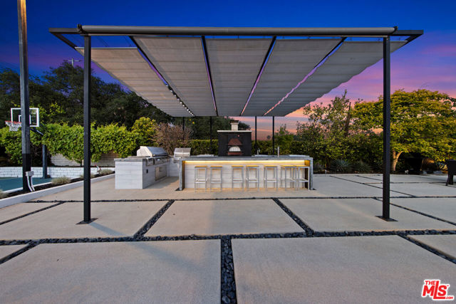 3144 Corda Drive, Los Angeles CA: https://media.crmls.org/mediaz/c2e4a6bb-c0e0-40ee-8d0b-477787f48af7.jpg