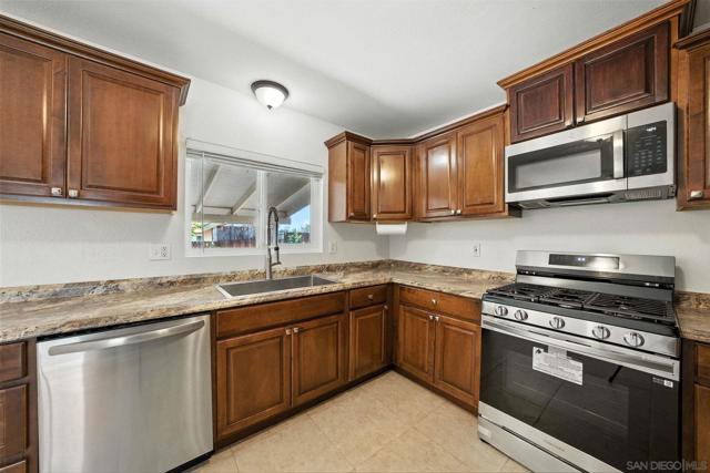1660 Sycamore Dr., Chula Vista CA: https://media.crmls.org/mediaz/c2e4c28e-2dee-4ca9-a4a4-7fd97db4586a.jpg