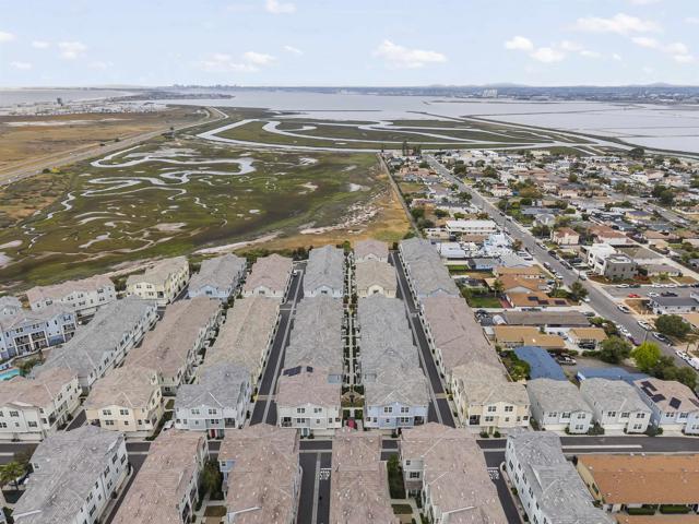 524 Surfbird Lane, Imperial Beach CA: https://media.crmls.org/mediaz/c2e4e79c-a7d8-496e-8d56-401a4a6205a9.jpg