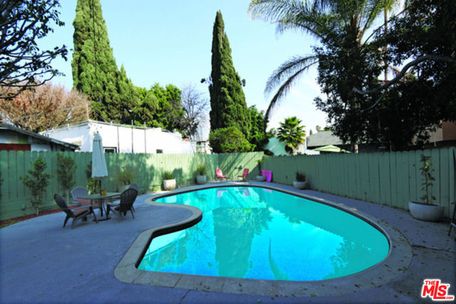 1246 N Genesee Avenue, West Hollywood CA: https://media.crmls.org/mediaz/c2e70470-f1fc-48d2-bae4-123526a5dc38.jpg